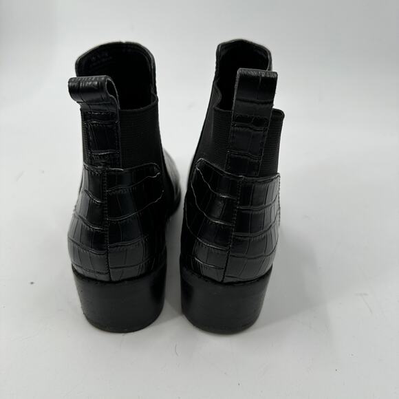 DOLCE VITA Tristan Chelsea Boots in Black Textured Leather // 8.5 - Picture 6 of 10